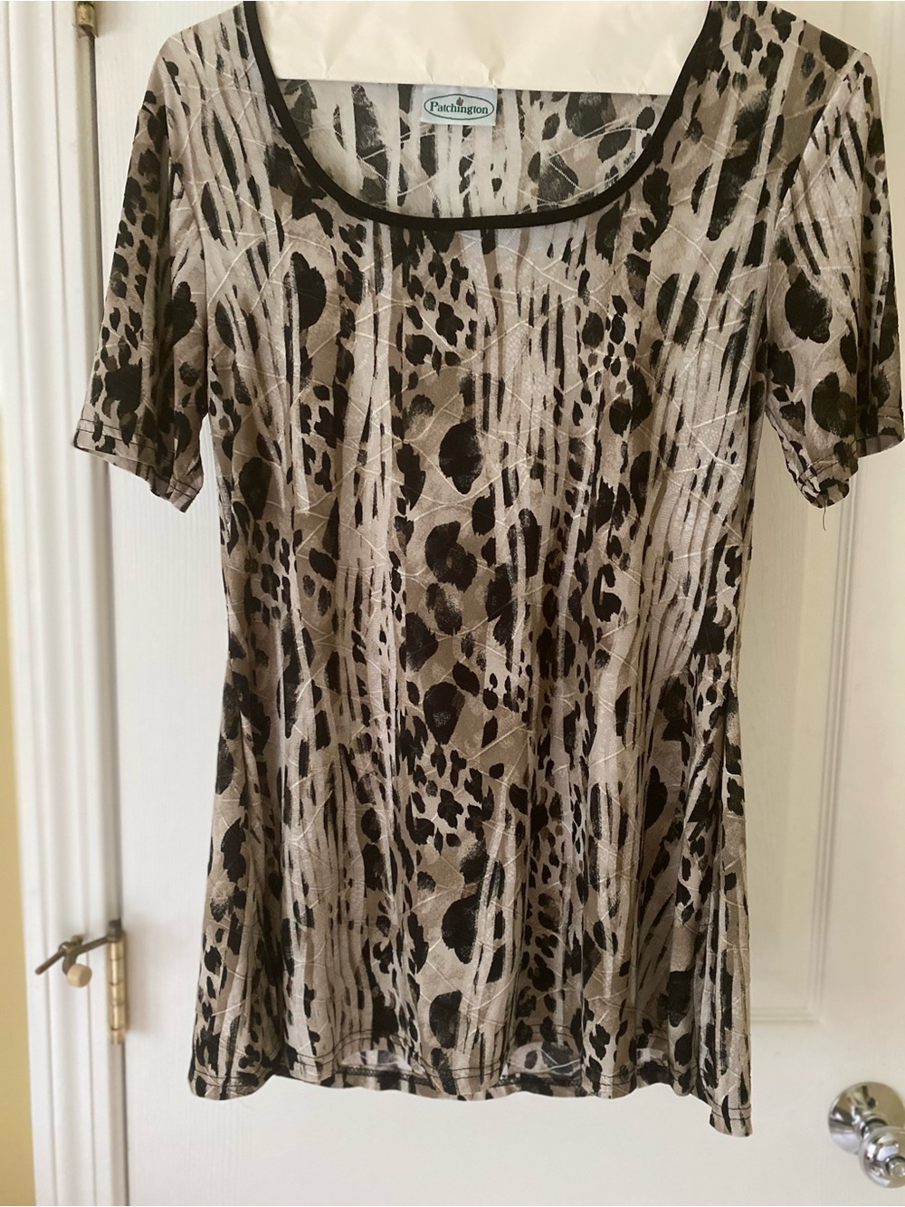 Black and Beige Animal-Print Short Sleeve Tunic (Size L)